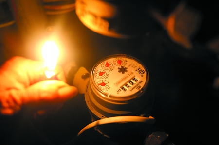 1個(gè)月居然用水67噸　這智能水表怎么了？
